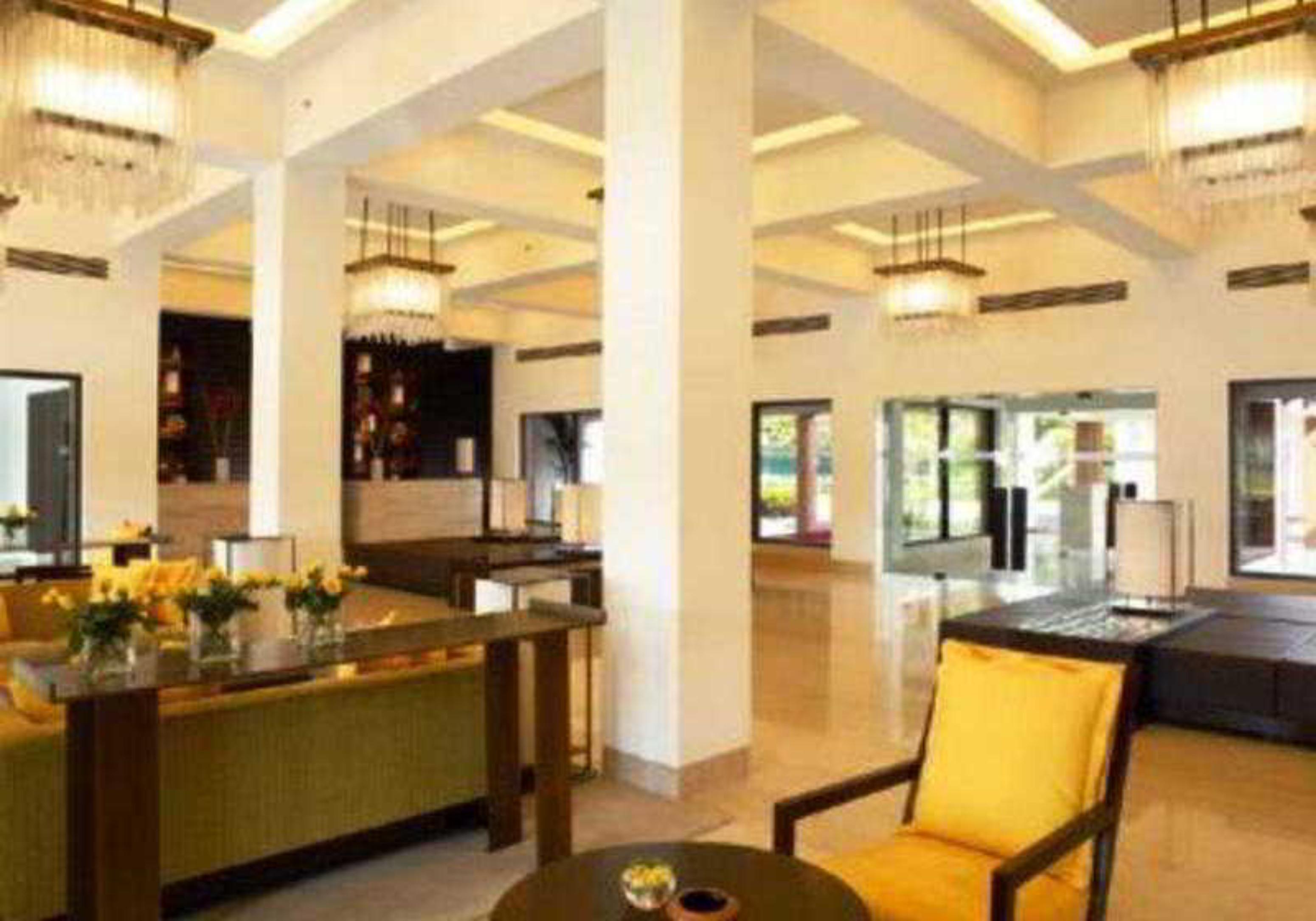 Trident Agra Agra (Uttar Pradesh) Exterior foto The lobby of the hotel