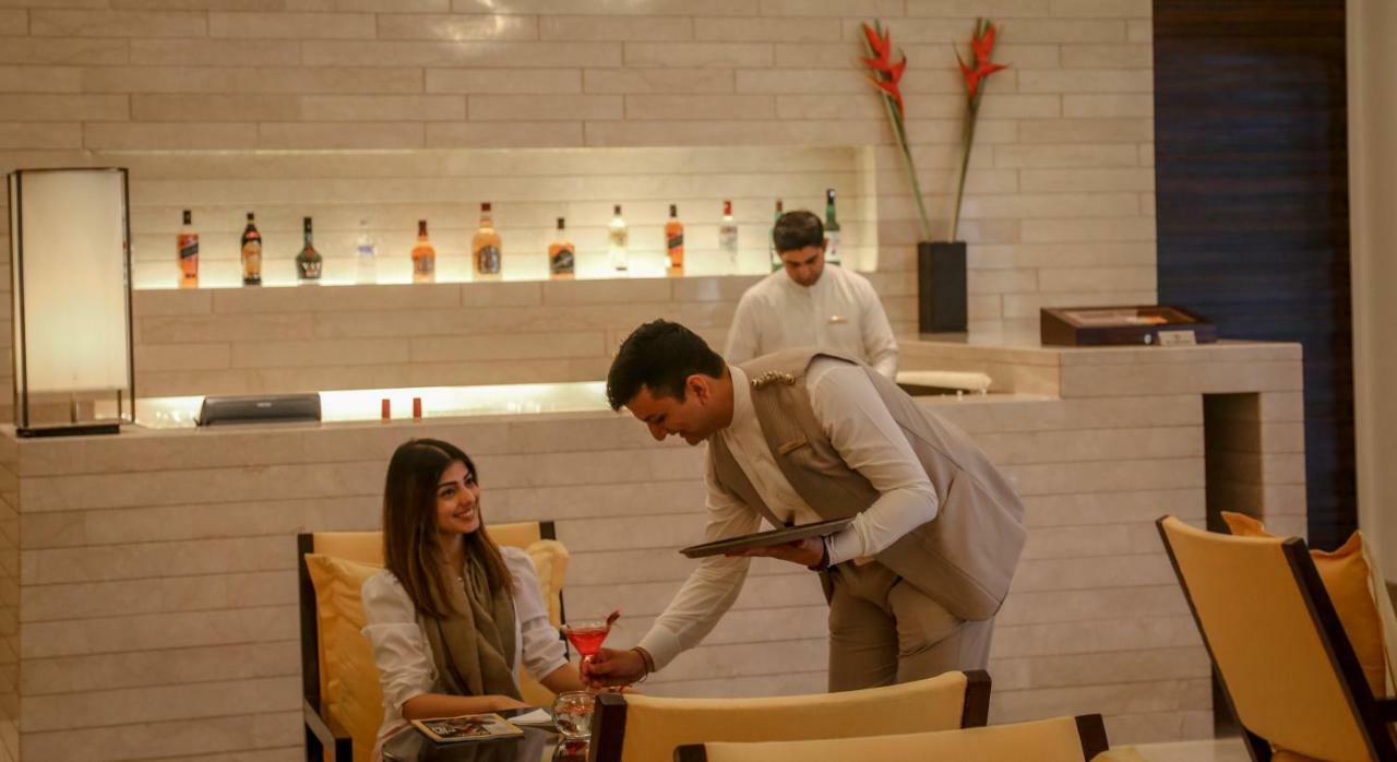 Trident Agra Agra (Uttar Pradesh) Exterior foto A restaurant in India
