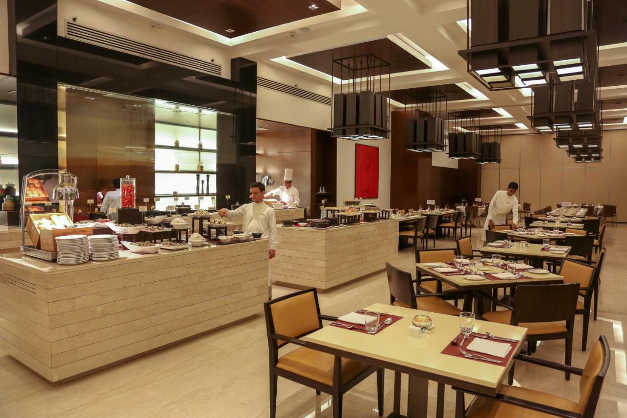 Trident Agra Agra (Uttar Pradesh) Exterior foto The buffet at the hotel