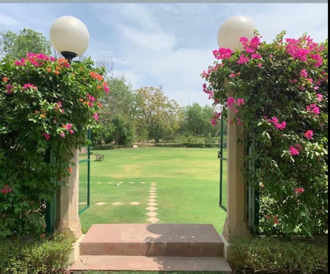 Trident Agra Agra (Uttar Pradesh) Exterior foto Entrance to the park