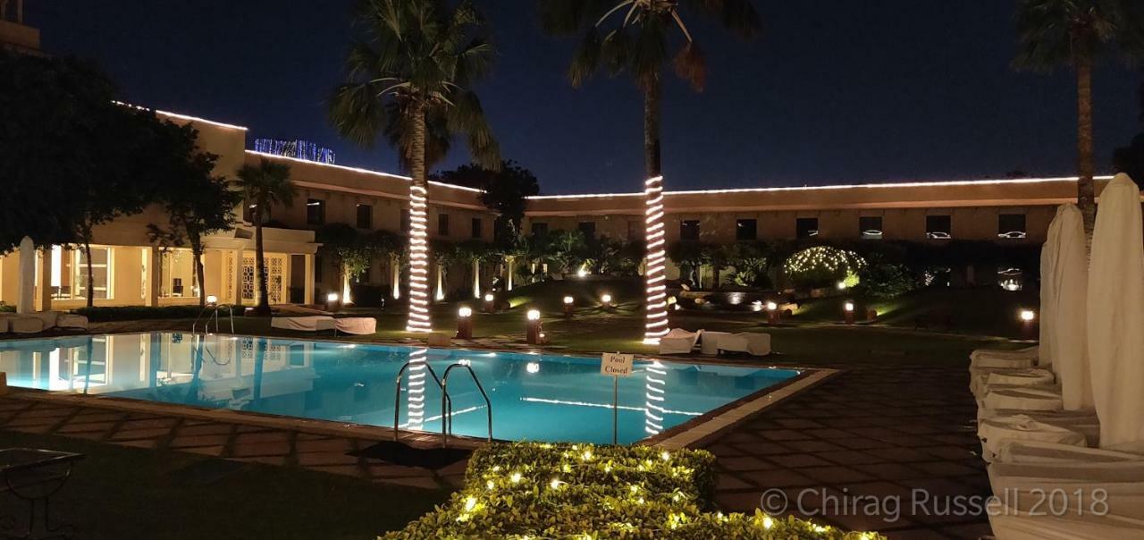 Trident Agra Agra (Uttar Pradesh) Exterior foto The pool at the Taj Mahal Palace
